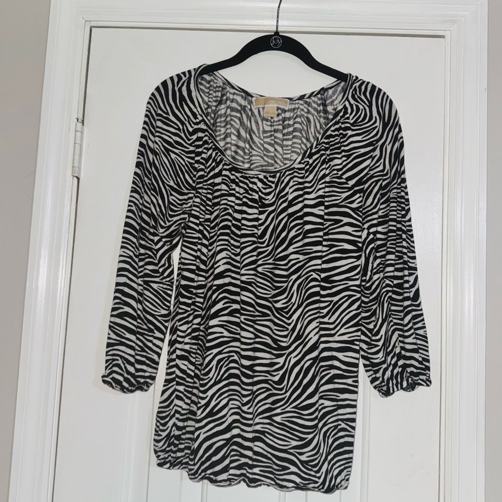 👑 SIZE MEDIUM Michael Kors Black and White Zebra Print Blouse